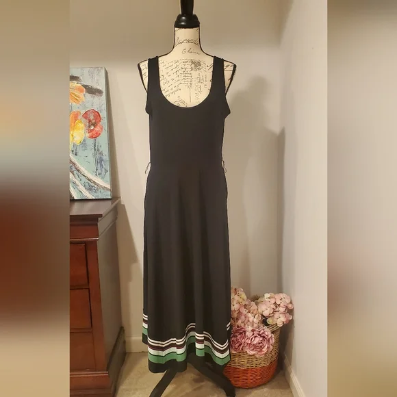 White House Black Market | Dresses | White House Black Market Women Sleevelessround Neck Black Dress Size M | Poshmark White House Black Market | Dresses | White House Black Market Women Sleevelessround Neck Black Dress Size M | Poshmark